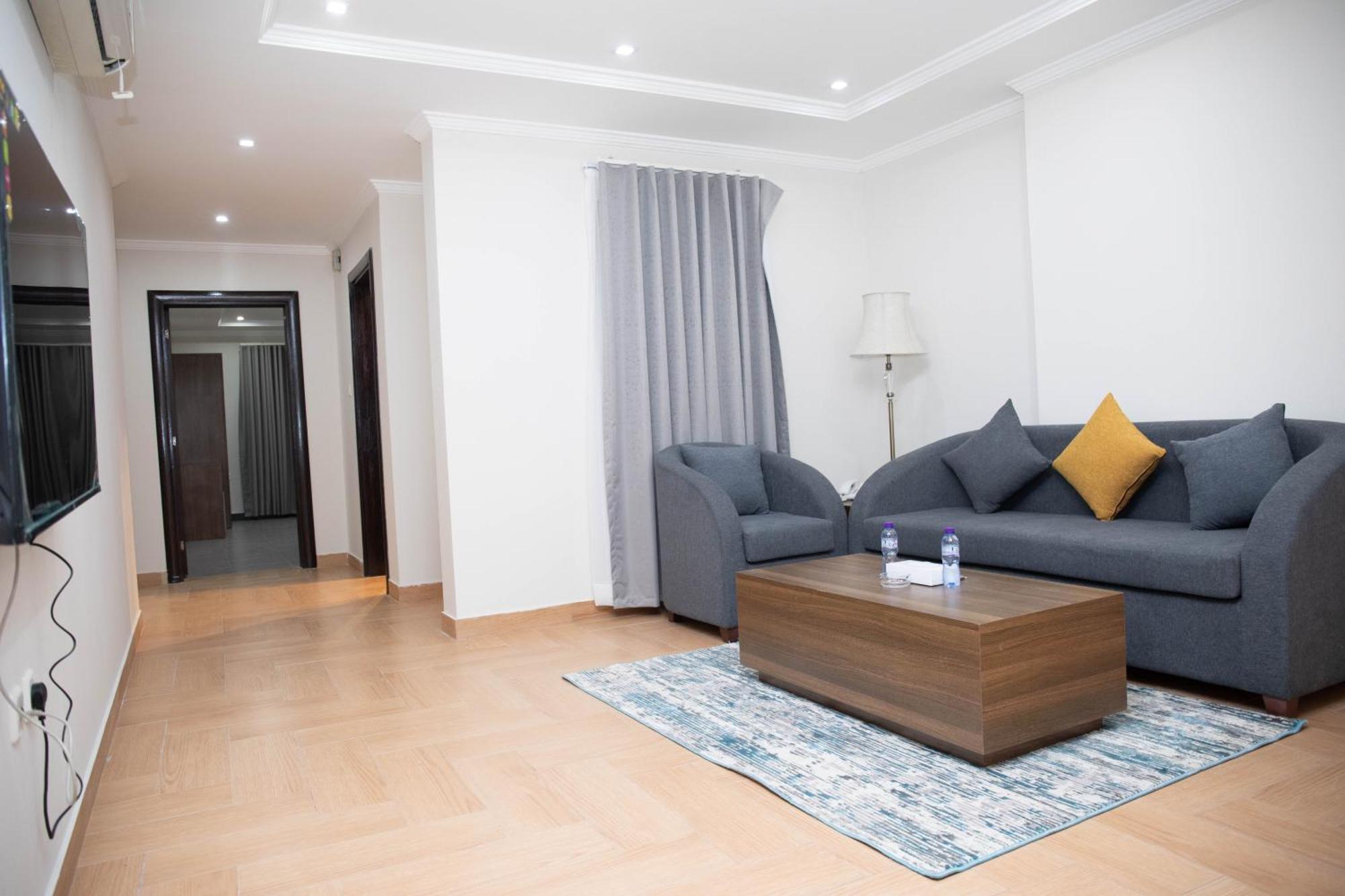Golden Suites Jubail Bagian luar foto